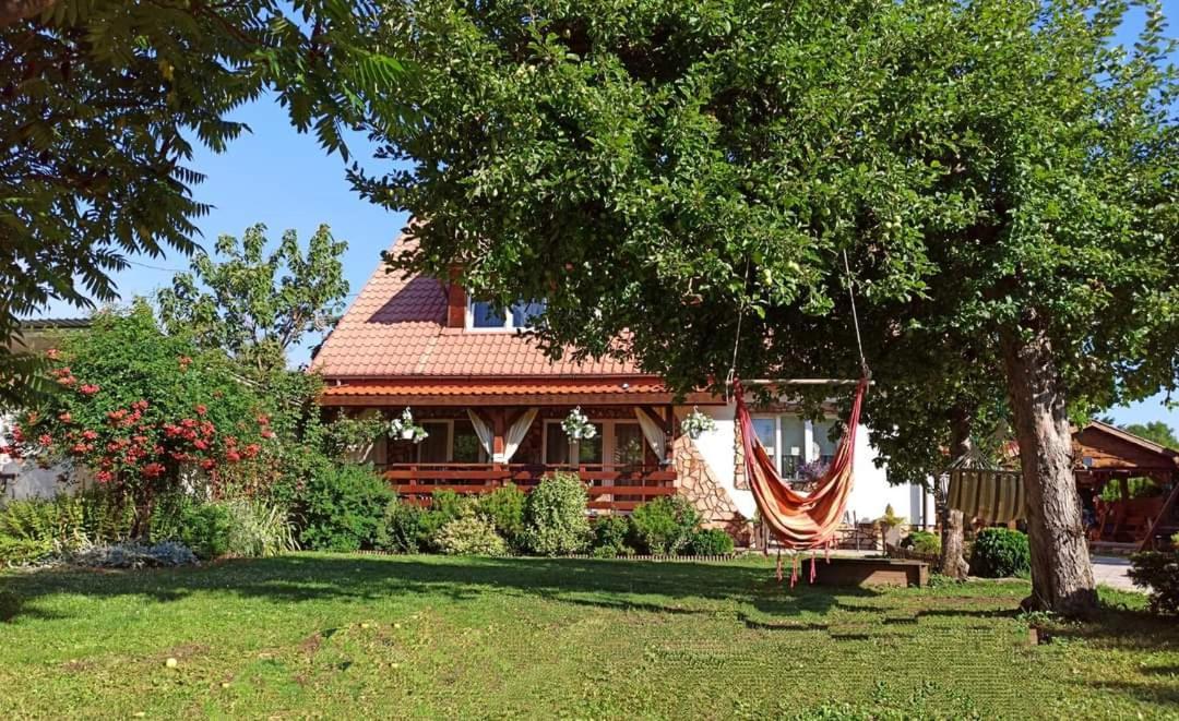 Rodzinny Zakatek "U Gluszkow" Bieszczady Myczkowce Ngoại thất bức ảnh